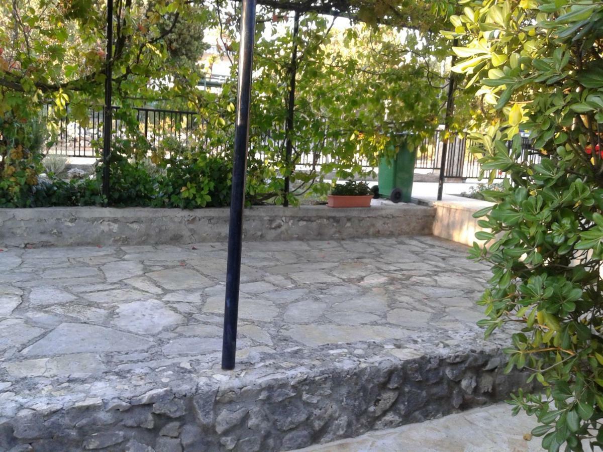 Apartment Milka Petrcane Exterior photo